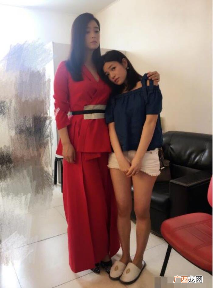 周洁琼脖子短，周洁琼脖子粗