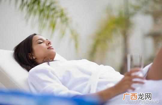 眼袋是怎么形成的，教你怎么缓解眼袋问题！