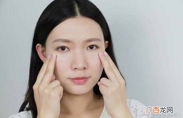 眼袋是怎么形成的，教你怎么缓解眼袋问题！