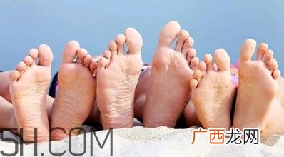 脚气可以用酒精消毒吗？脚气可以用碘伏消毒吗？