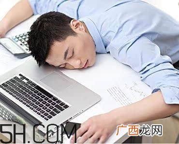 上班族怎么正确睡午觉？怎么正确的在公司睡午觉？