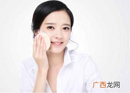 眼袋大怎么办，让眼袋消失的小窍门！