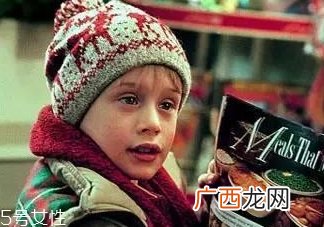 外国人为什么不用割双眼皮？白种人天生双眼皮