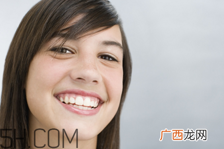 烤瓷牙能用美容仪吗?烤瓷牙有缝隙怎么办?