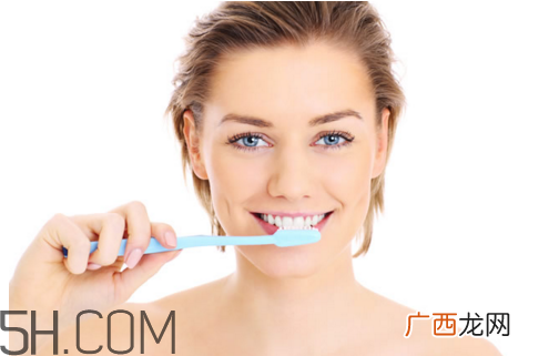 戴牙套可以用电动牙刷吗？牙齿矫正后刷牙要注意什么？