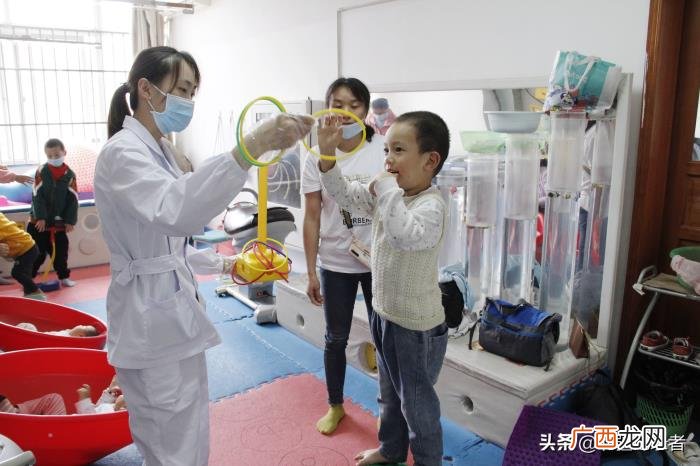 单亲妈妈带重症儿苦撑两年 单亲妈妈带男孩有多累