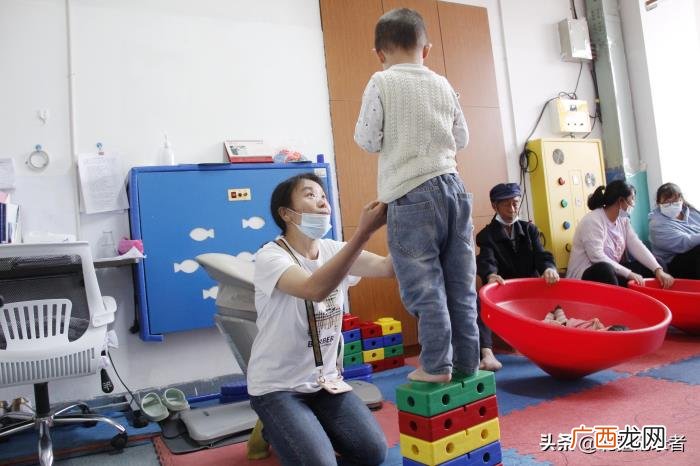 单亲妈妈带重症儿苦撑两年 单亲妈妈带男孩有多累