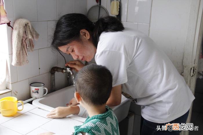单亲妈妈带重症儿苦撑两年 单亲妈妈带男孩有多累