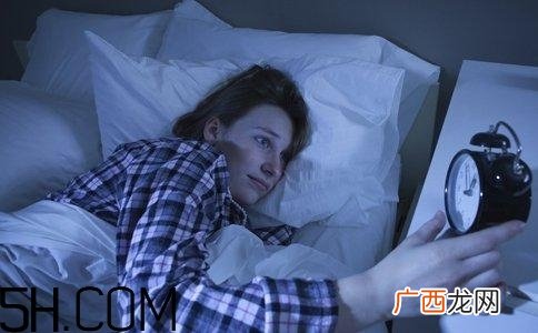 更年期来临的信号有哪些？更年期期间的饮食有什么禁忌？