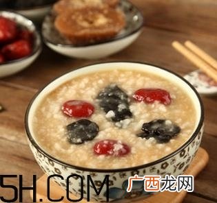 更年期来临的信号有哪些？更年期期间的饮食有什么禁忌？