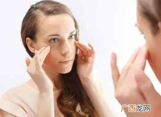 右眼皮一直跳是怎么回事（医生是这样回答的！