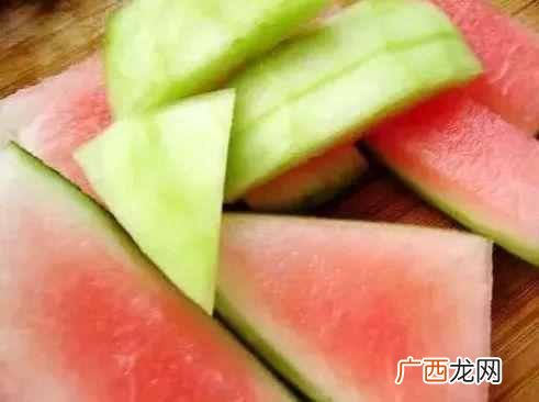 晒伤后怎么处理好的快，用芦苇的最佳办法！