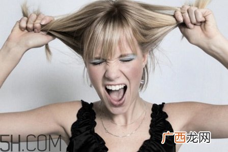 情绪不稳会影响月经吗？影响月经的因素有哪些？