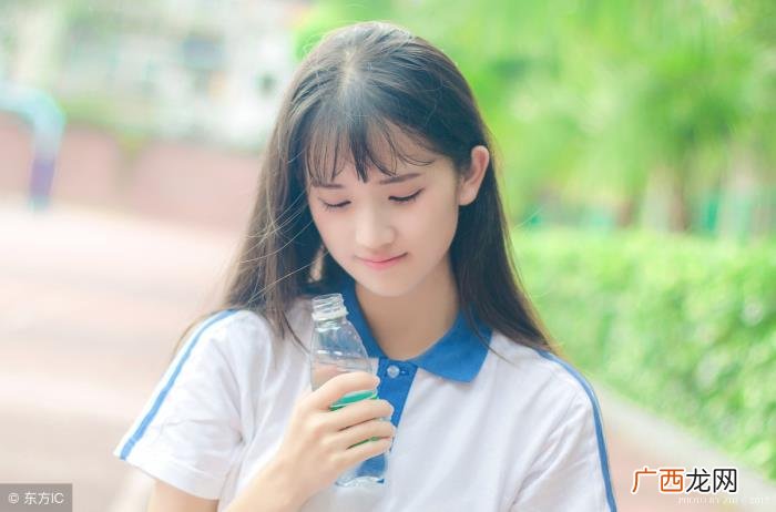 男孩暗恋你最准的表现，男生暗恋女生的表现
