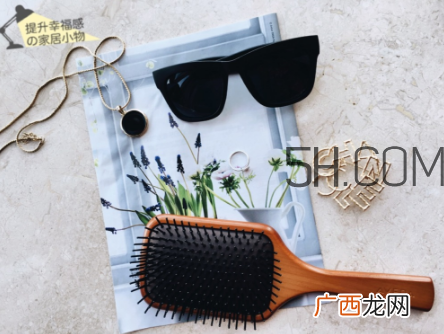 气垫按摩梳怎么用？气垫梳的好处