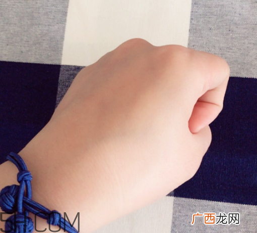 兰芝水衡水乳适合年龄 兰芝水衡和水库哪个好
