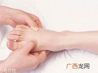 搓脚心的方法有哪些？常用第二种