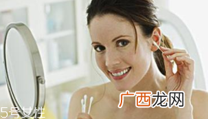 耳屎很黏是什么原因造成的？基因遗传决定的