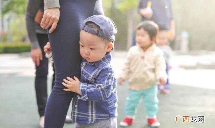 内心严重缺爱的女孩表现，身上的一些表现很明显
