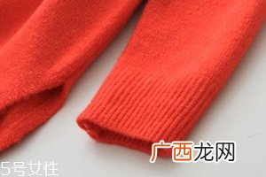 毛衣缩水怎么拯救？用柔顺剂浸泡