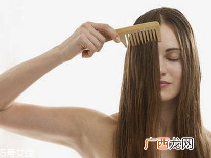 冬天头发油得很快怎么办？头发不要洗太勤