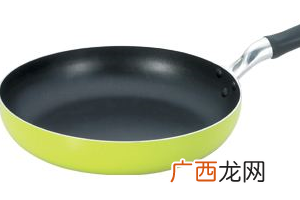 平底锅能在电磁炉上吗