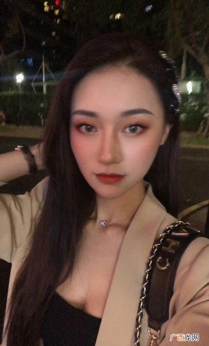 孙如云鹿晗，孙如云与鹿晗合影被指撞脸正牌女友