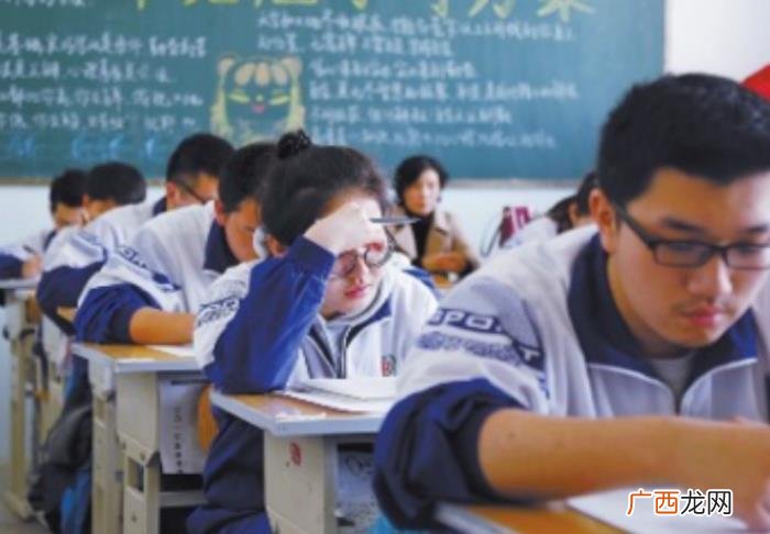 女初中生剪什么发型好看，初中生标准发型公开
