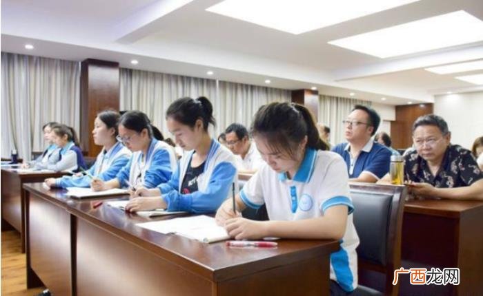 女初中生剪什么发型好看，初中生标准发型公开