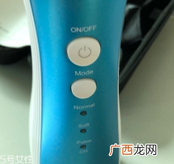 冲牙器和牙线哪个好？冲牙器和牙线的优缺点