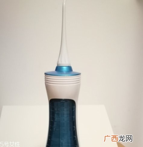 冲牙器能代替牙刷吗？用冲牙器要刷牙吗