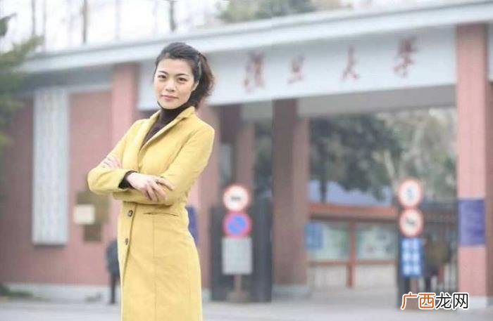 复旦大学女神陈果的衣品很个性 洒脱随性有个性的女人