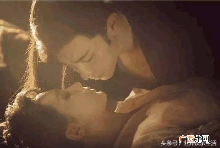 李沁落水戏，邓伦被问杨紫和李沁同时落水你救谁