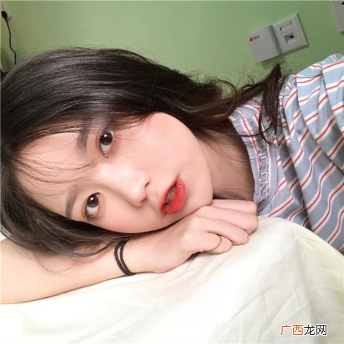 摩羯男喜欢女生的部位，喜欢女生锁骨这有错