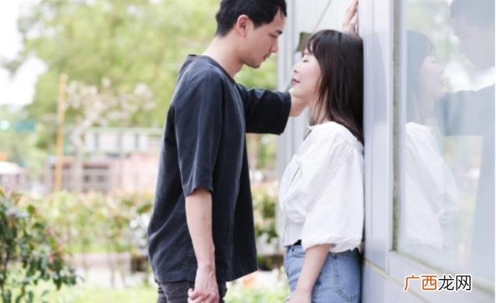 男女朋友之间聊什么，男女之间想要变得更亲密