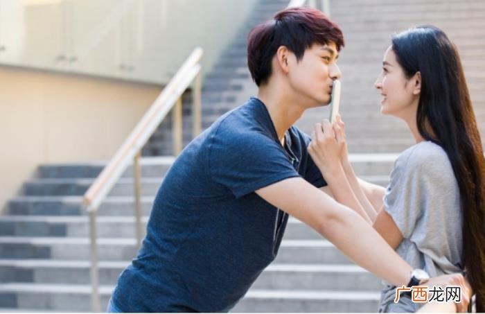 男女朋友之间聊什么，男女之间想要变得更亲密