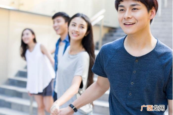男女朋友之间聊什么，男女之间想要变得更亲密