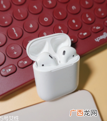 airpods怎么调节音量这个方法很简单