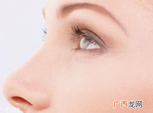 洗眼液可以泡隐形眼镜吗两者完全不一样