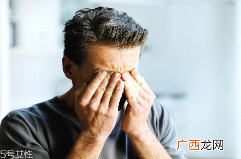 洗眼液可以泡隐形眼镜吗两者完全不一样
