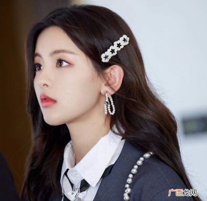 杨超越运气怎么那么好，美貌超标的杨超越究竟是靠运气的眷顾