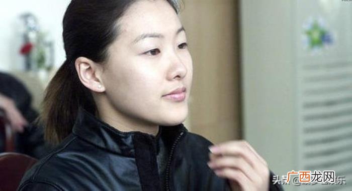 伏明霞嫁谁，伏明霞嫁大27岁的梁锦松