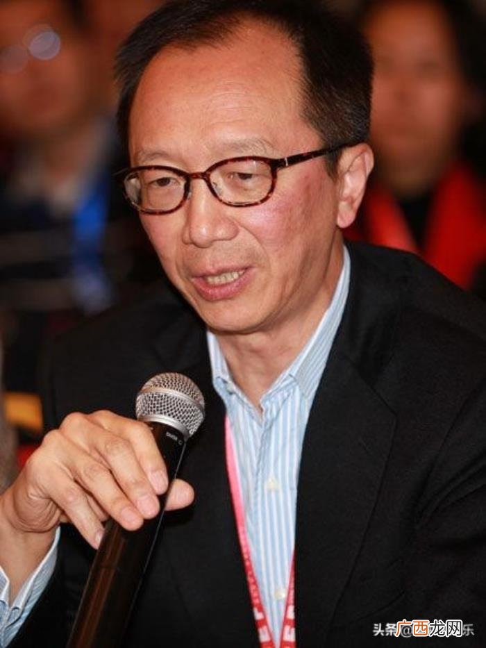 伏明霞嫁谁，伏明霞嫁大27岁的梁锦松