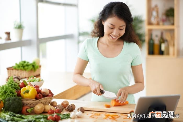 全职太太面对老公婚外情 遇上老公出轨的女人怎么面对