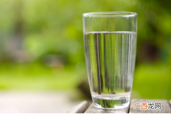 白开水放多久不能喝隔夜白开水的危害