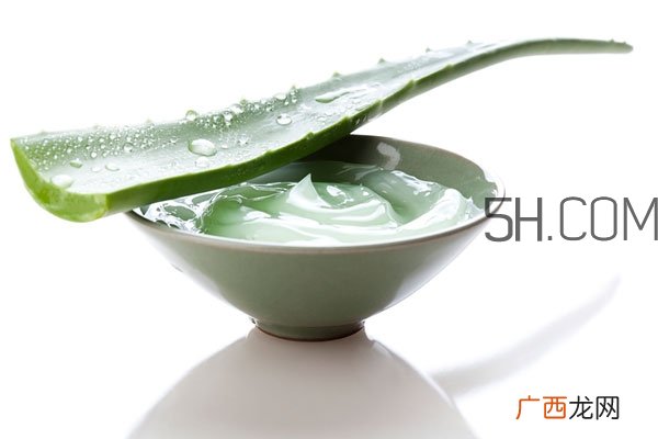 水乳芦荟胶的使用顺序 芦荟胶和水乳的使用顺序