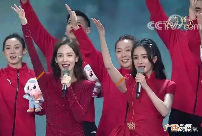 金晨为什么，为什么金晨的脸整形痕迹那么明显
