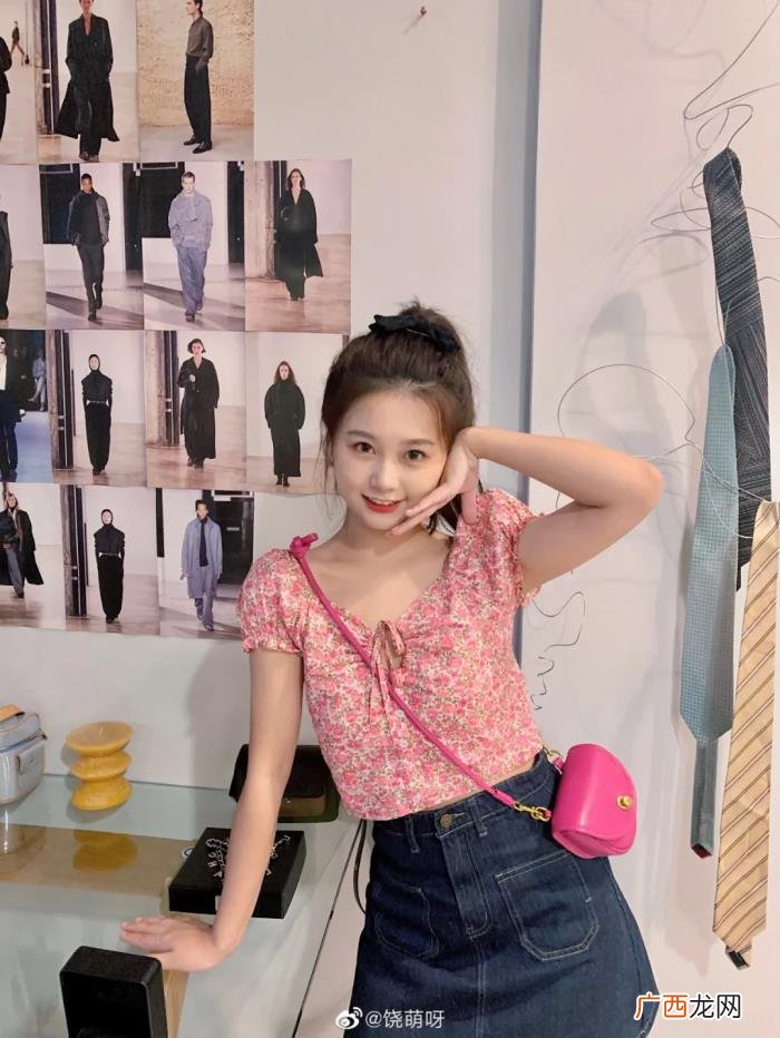 个子矮脖子短圆脸女生发型，圆脸小个子女生