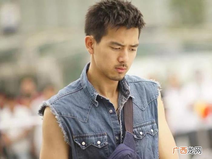 李现的经历，后搭档杨紫走红的李现到底经历了啥