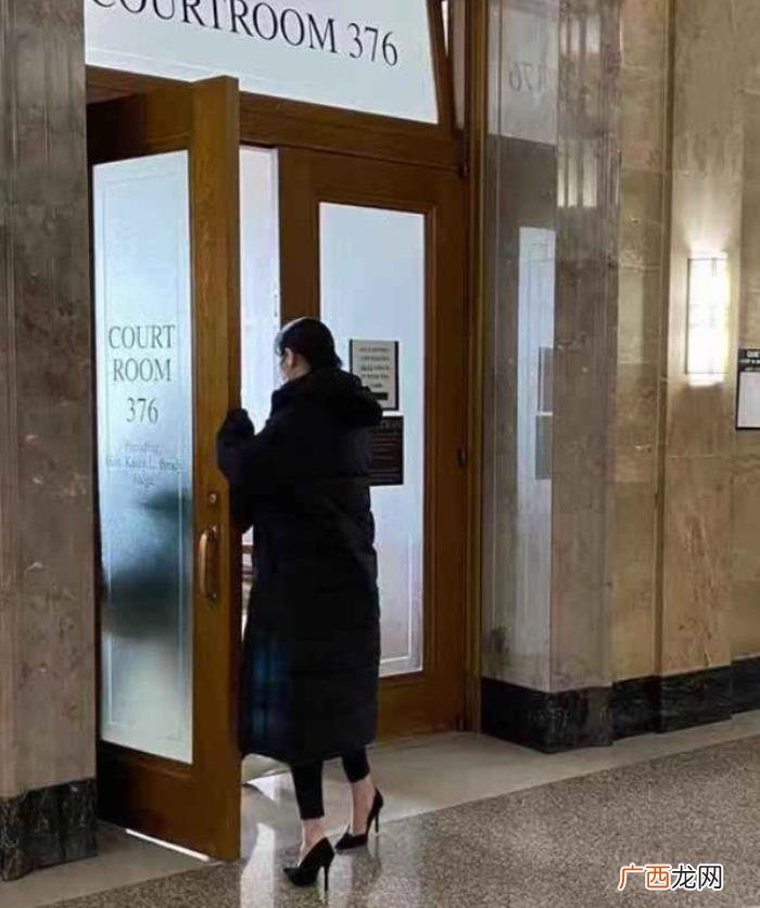 郑爽有精神，郑爽迷惑发言被法官质疑精神有问题